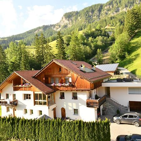 Ferienwohnung Ciasa Mirio' Wengen Exterior foto